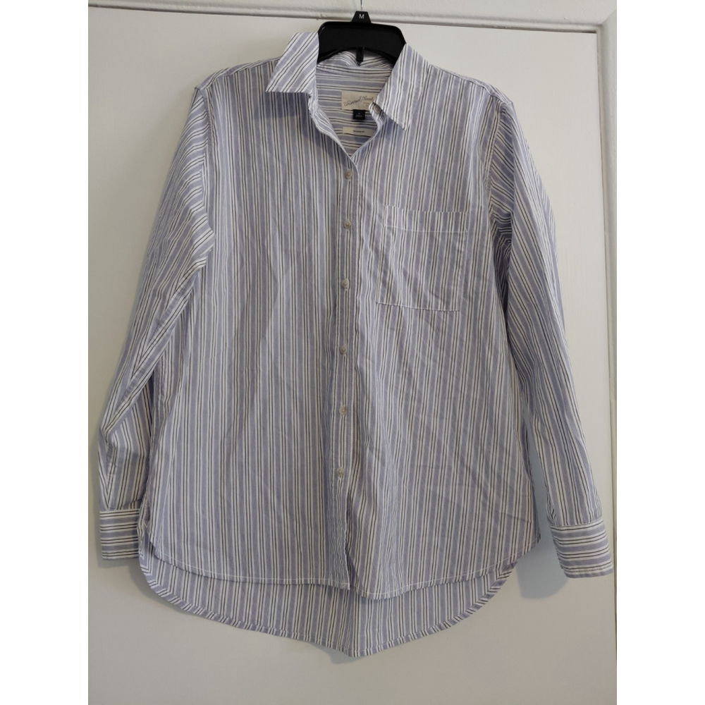 Universal Thread Men’s Oversized Light Blue Button Up Shirt In Medium
